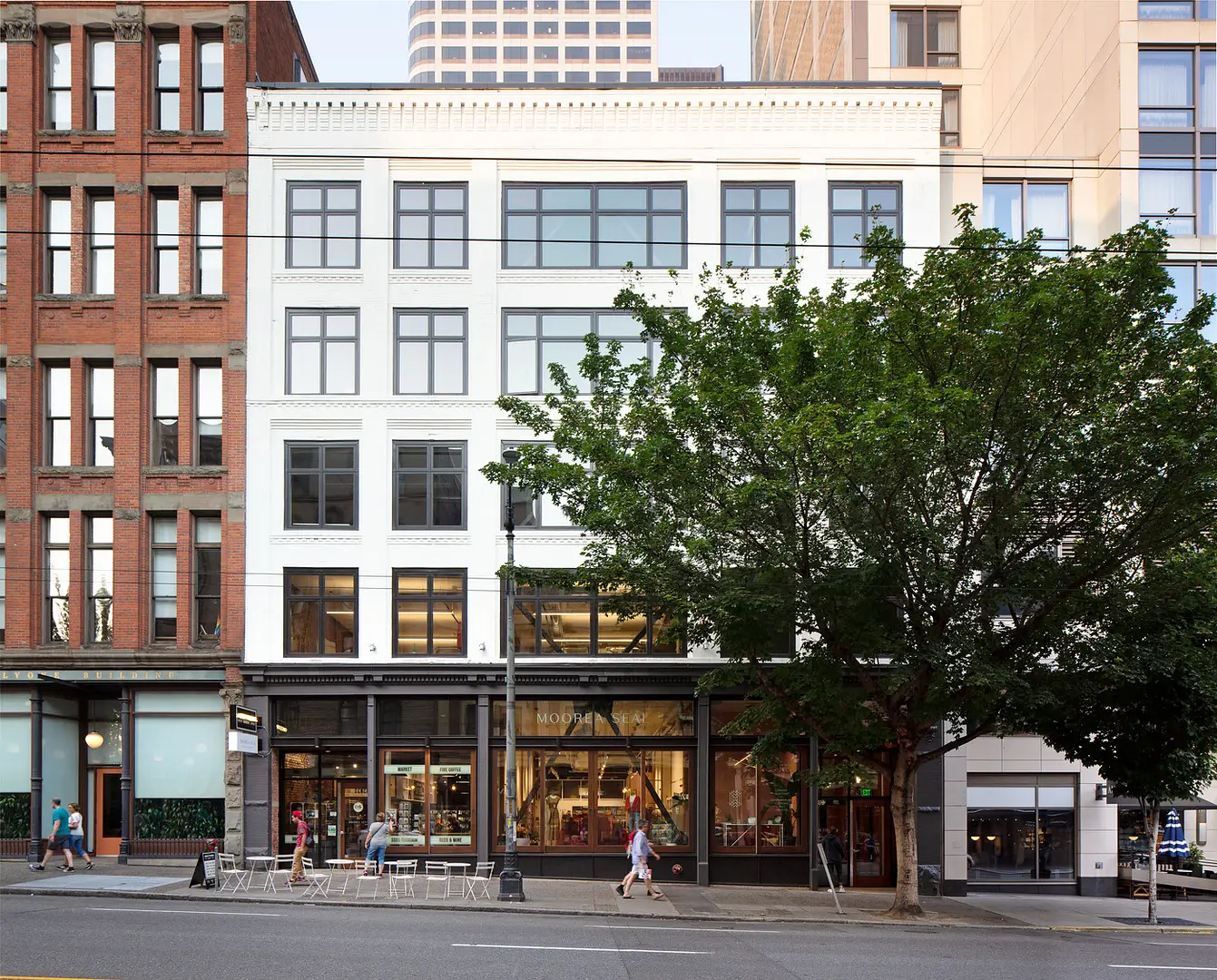 The Standard S140031 01 N126 Bldg Facade Daylight